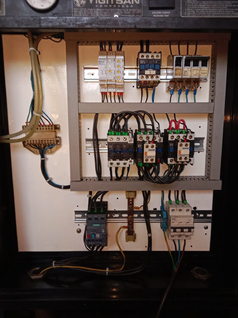 22kw vidalı kompresör pano işleme | Tel: 0(546) 452 27 46 Kompresör Tamir Bakım Servisi Pendik Tuzla AY Makina Otomasyon